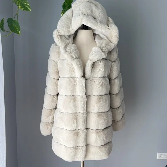 BCBGMAXAZRIA Cream Faux Fur Hooded Coat Size S - Picture 2 of 12